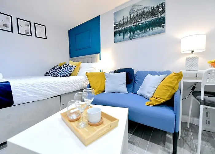 Cozy Studio Retreat In Vibrant Crystal Palace,